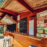 Tente Toile & Bois - 2 Chambres, Terrasse - Api-1-52-789 * Fenouillet (Pyrenees-Orientales)