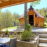 Tente Toile & Bois - 2 Chambres, Terrasse - Api-1-52-789 Campsite