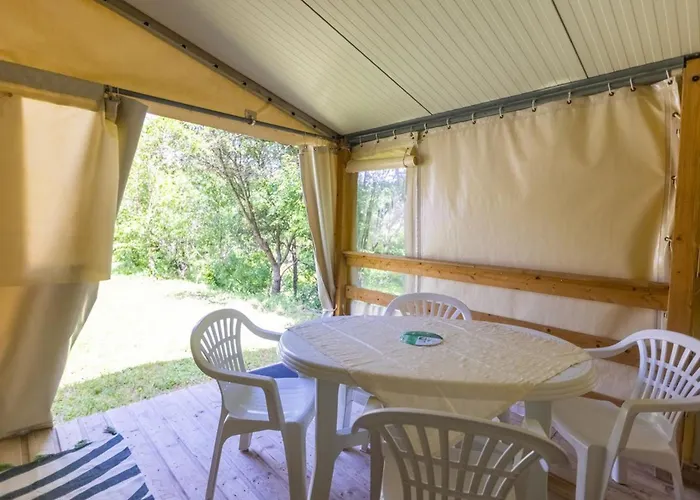 Campingplatz Tente Toile & Bois - 2 Chambres, Terrasse - Api-1-52-789 *